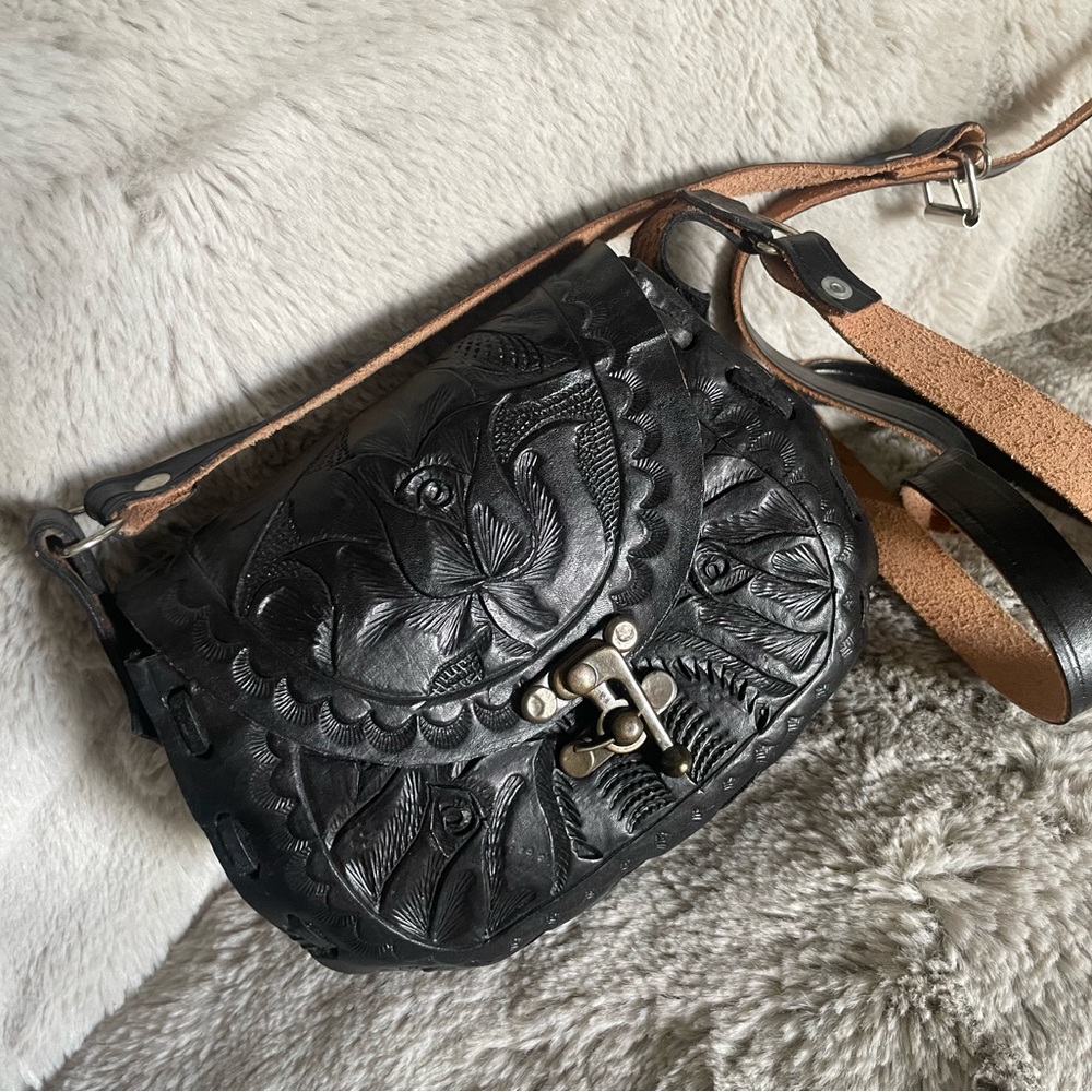 Handcrafted leather bag Mexico